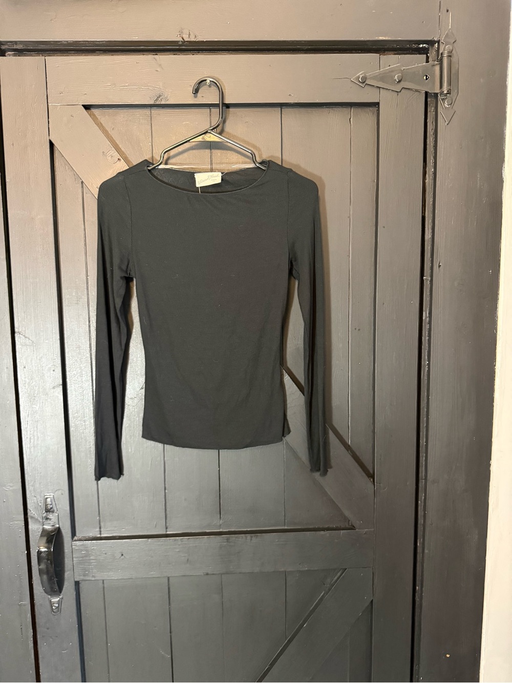 Universal Thread Black Long Sleeve Crewneck Top - Slim Fit